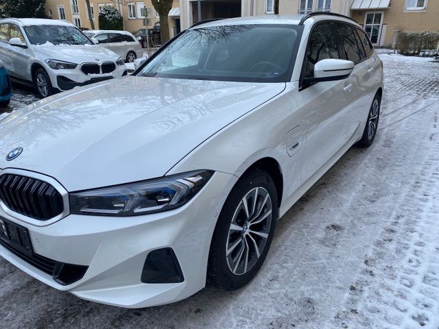 BMW 330 e xDrive  Touring  Facelift,  UPE: 72.538.-