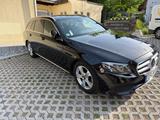 Mercedes-Benz E 220 d T Autom.  Distronic Plus, Headup Display - Mercedes-Benz E 220 Gebrauchtwagen in Stuttgart
