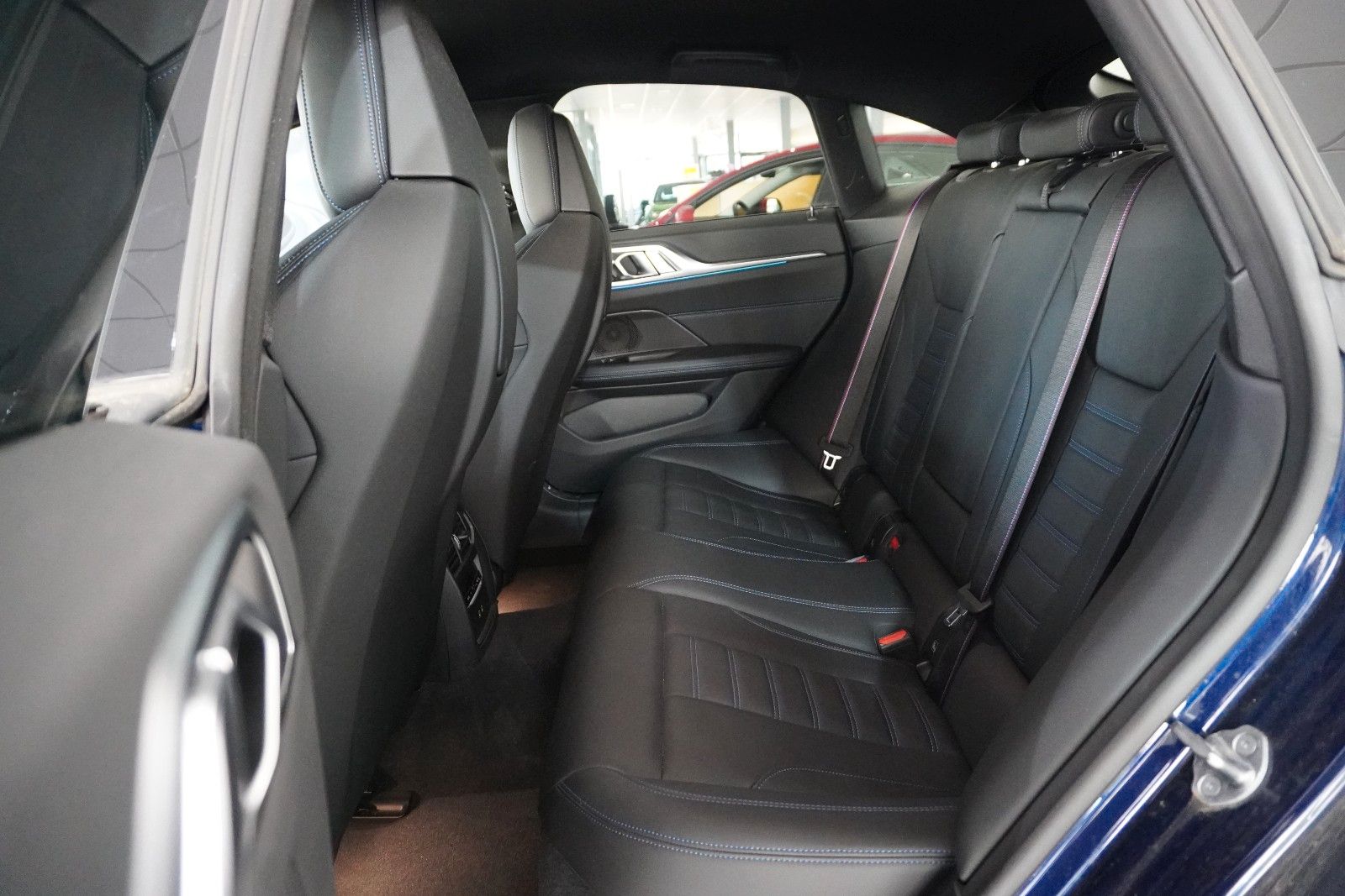 Fahrzeugabbildung BMW i4 Gran Coupe 40 eDrive M-SPORT NAVI/LED/360°/SH