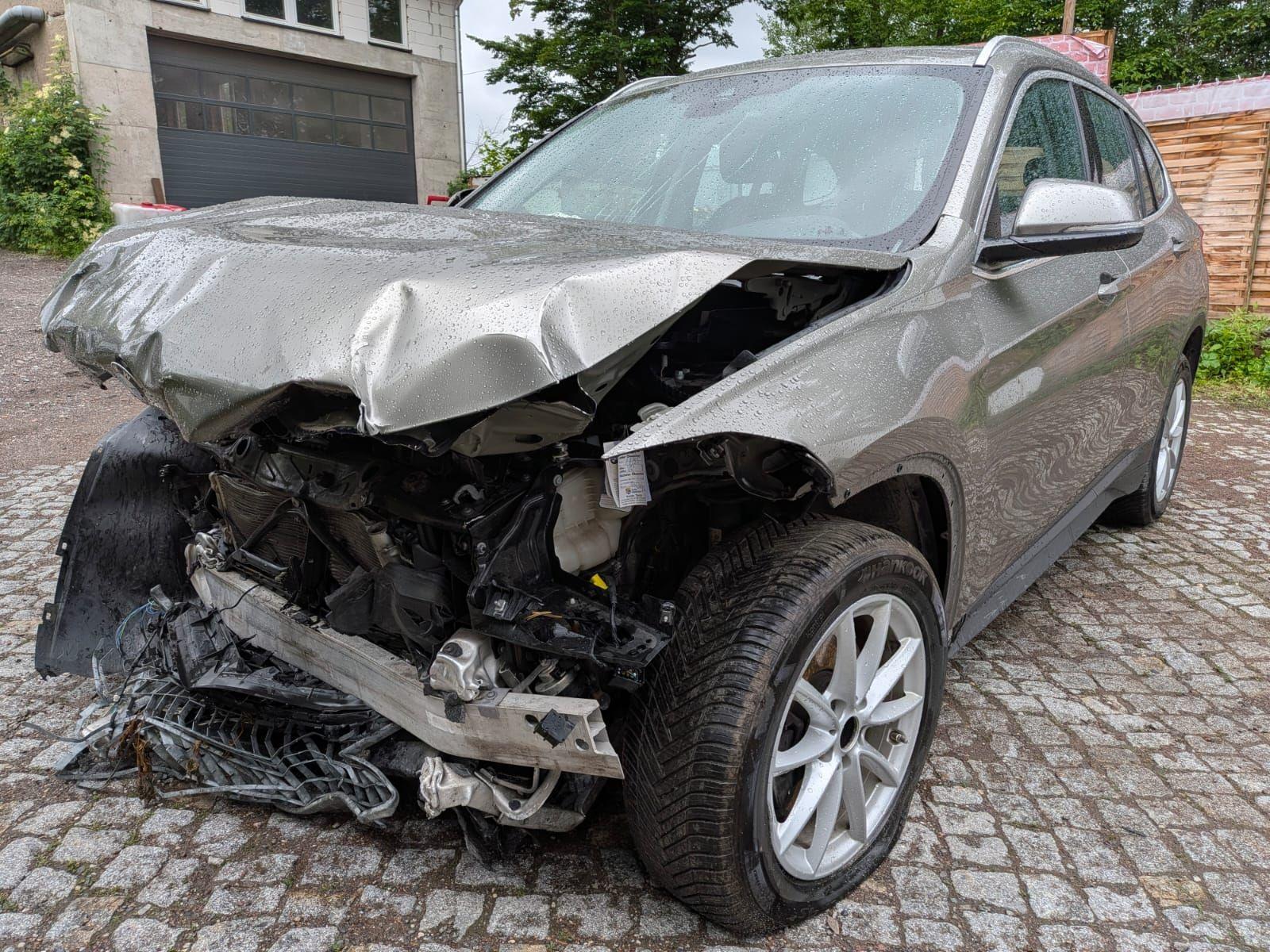 BMW X1 sDrive 18 i Advantage 1.5 12V Unfallschaden