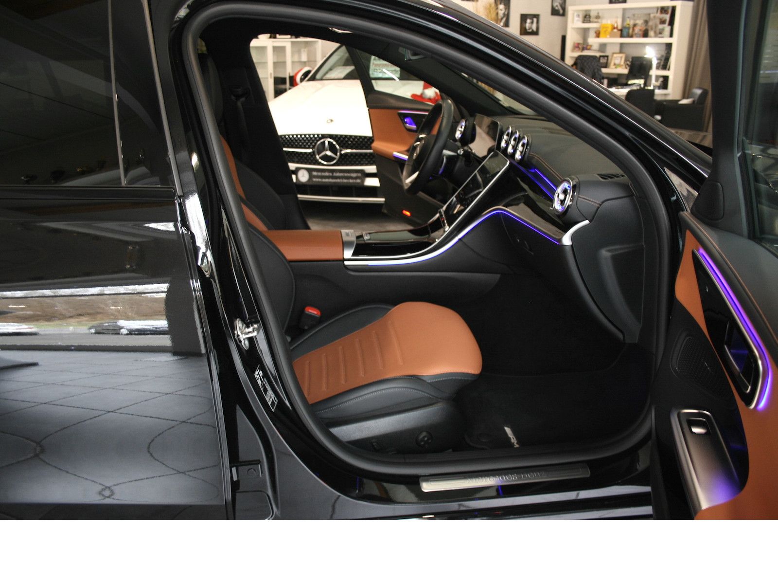 Fahrzeugabbildung Mercedes-Benz C 300 d AMG *Night*Leder braun/schwarz*Ambientel