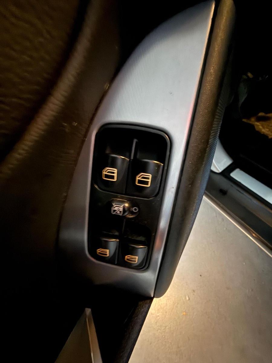 Mercedes-Benz C220 2004 — photo 12