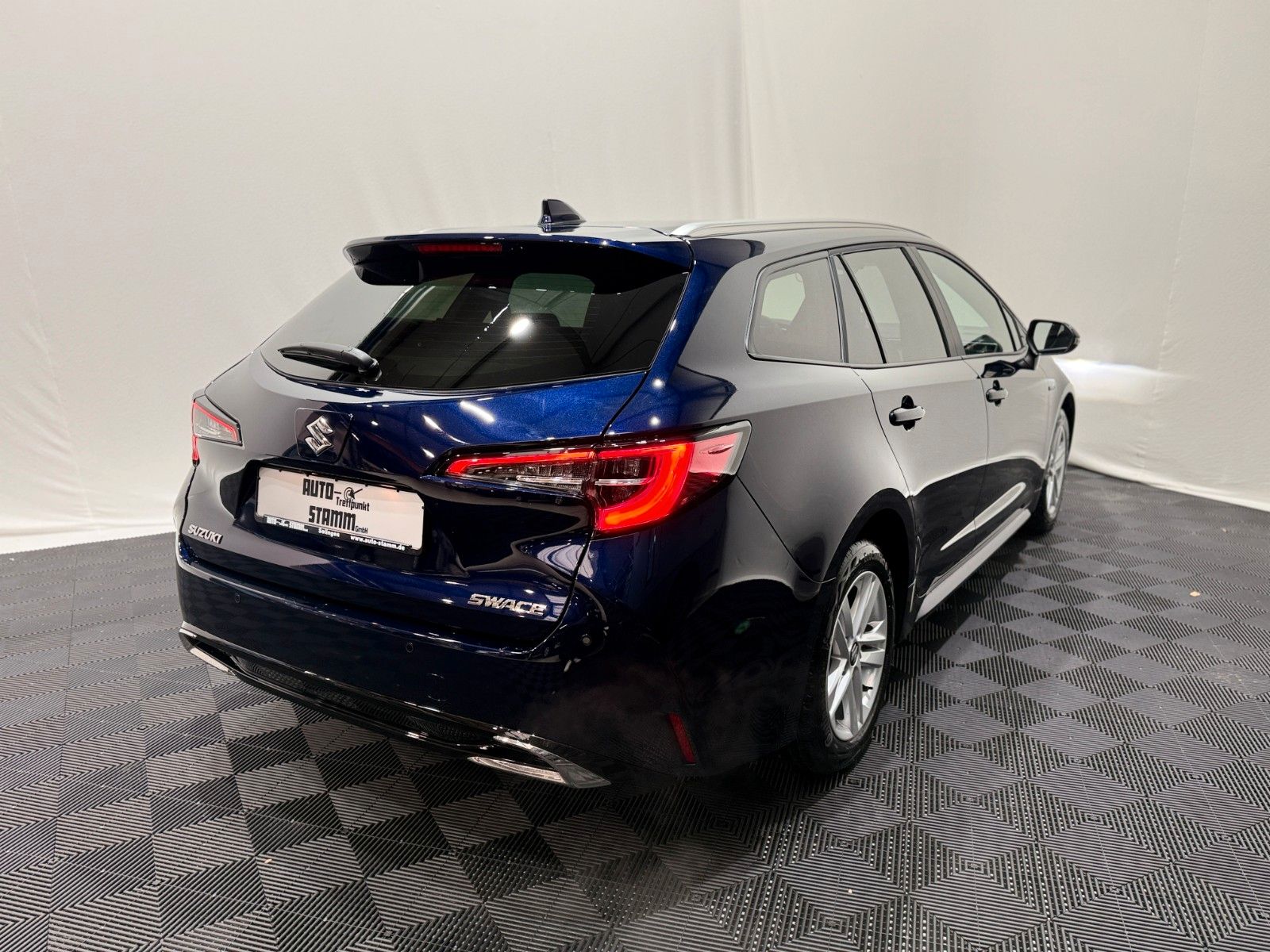 Fahrzeugabbildung Suzuki Swace 1.8 HYBRID CVT Com+