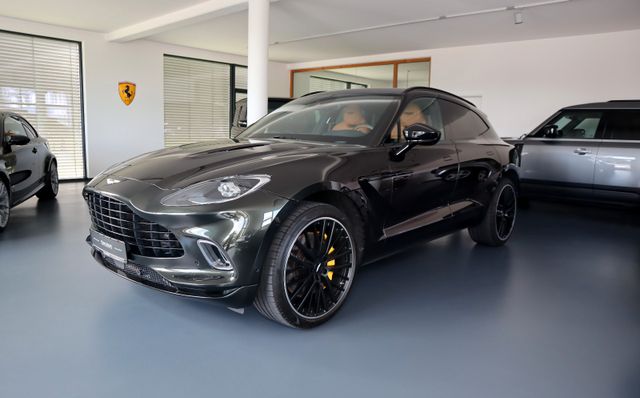 Aston Martin DBX 4.0 V8 / 23″ / Sport Exhaust / AHK / Carbon
