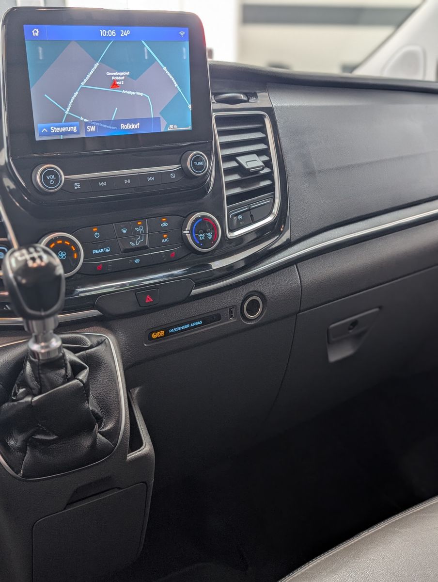 Fahrzeugabbildung Ford Tourneo Custom 320 L2LEDER KAM LED ZHZ 2x KLIMA