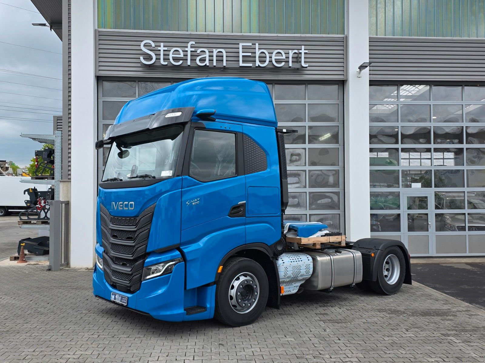 Fahrzeugabbildung Iveco S-Way AS440S50T/P LED Standklima 2 Stück