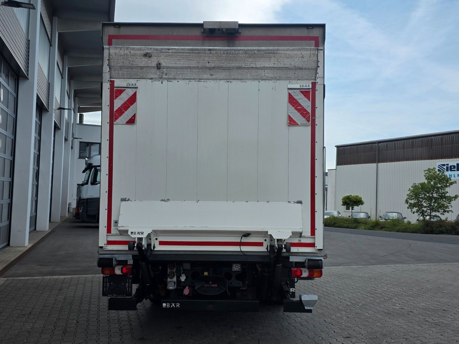Fahrzeugabbildung Mercedes-Benz Actros 2545 L 6x2 LBW Bär Retarder Xenon AHK