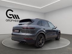 PORSCHE Cayenne 3.0L V6 E-Hybrid Super Ausstattung