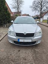 Skoda Octavia 1.8 TSI Ambiente - Skoda Octavia mit Benzin-Antrieb: Limousine, 1.8