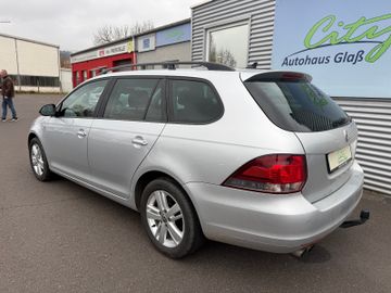 Volkswagen Golf VI Var. Match 2.0TDI+Kamera+AHK+Navi+SHZ+