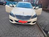 Mercedes-Benz E 200 (Als Taxi nur 2 Jahre benutzt)  TÜV NEU!  - Mercedes-Benz 200: Taxi