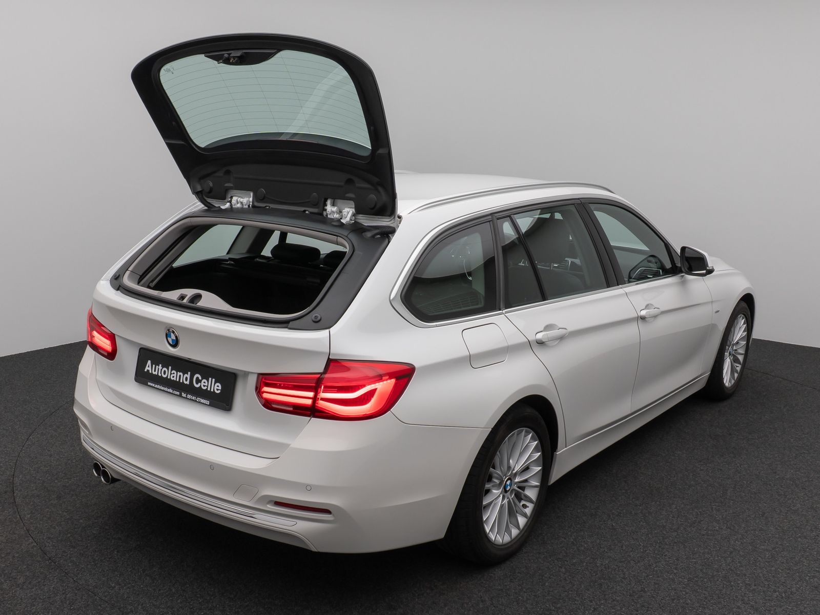 Fahrzeugabbildung BMW 320d Luxury Line Kamera HUD HiFi Stop&Go Komfort