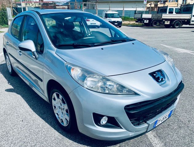 Peugeot 207 1.4 benzina euro 5 neopatentati