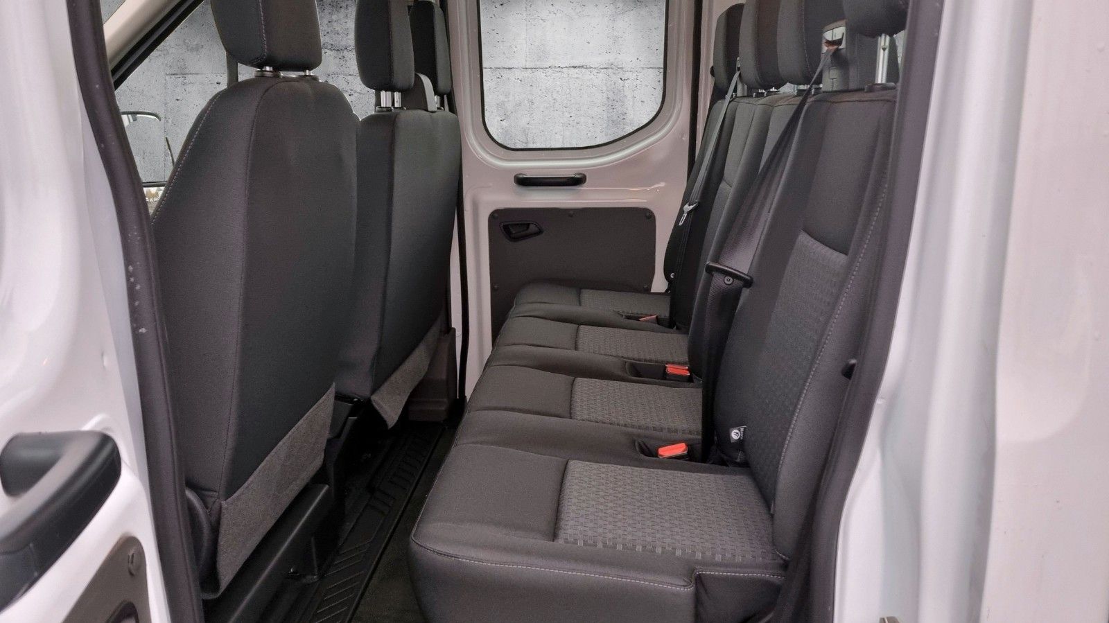 Fahrzeugabbildung Ford Transit Pritsche 350 L3 Doppelkabine Trend