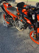 KTM Duke 890 GP - KTM 890 DUKE GP