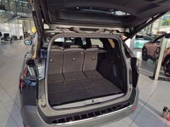 Fahrzeugabbildung Peugeot 5008 GT BlueHDI 130 EAT8 Panoramadach, 7-Sitzer