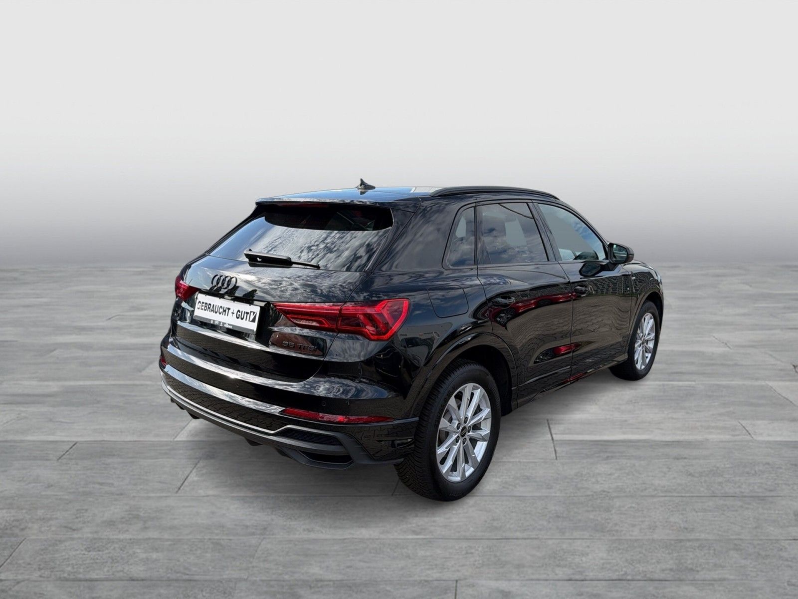 Audi Q3 35 TFSI S line Matrix Pano Navi foto 5