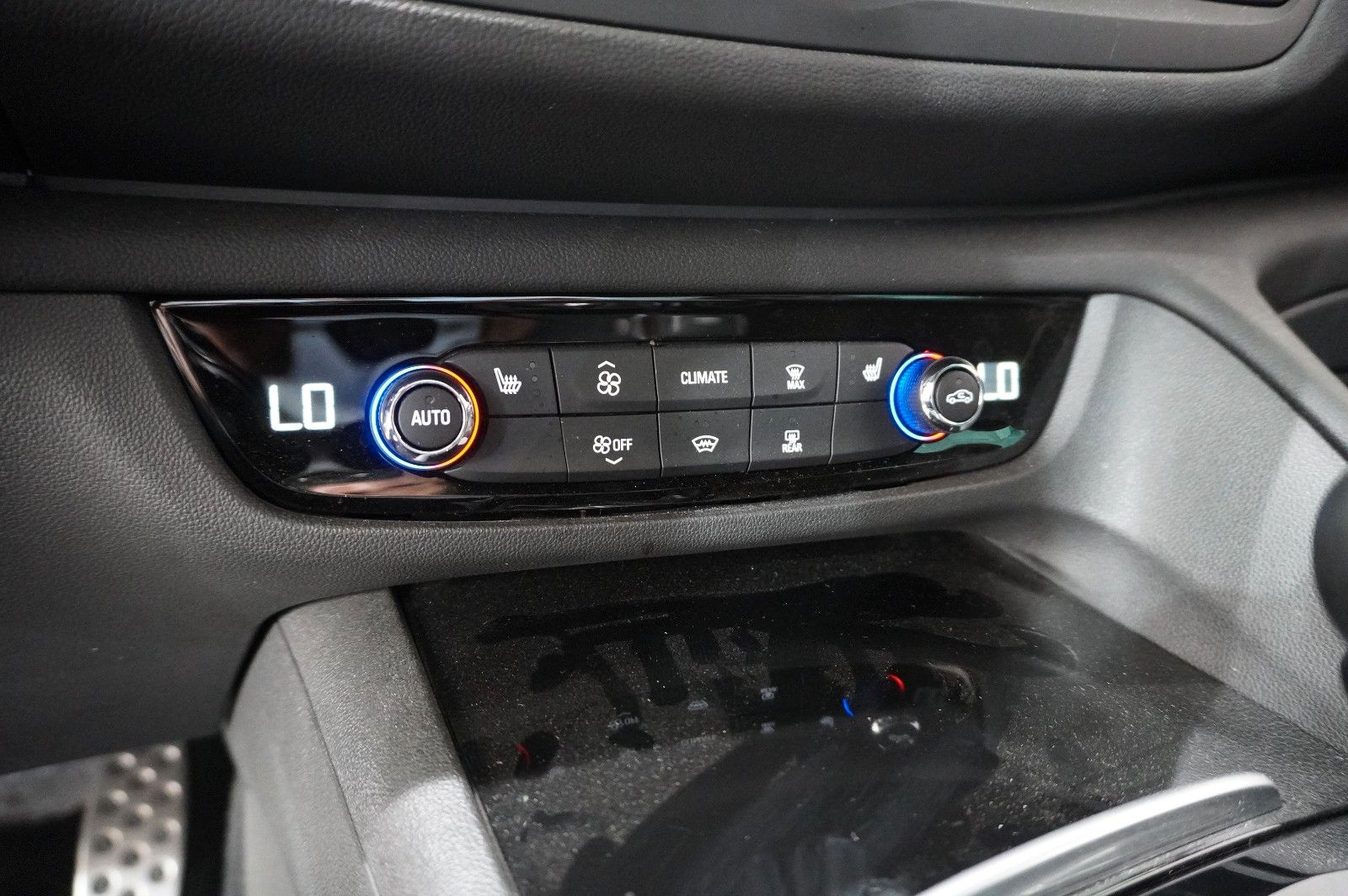Fahrzeugabbildung Opel Insignia B ST 2.0D UTLIMATE NAVI/LED/KAMERA/AHK