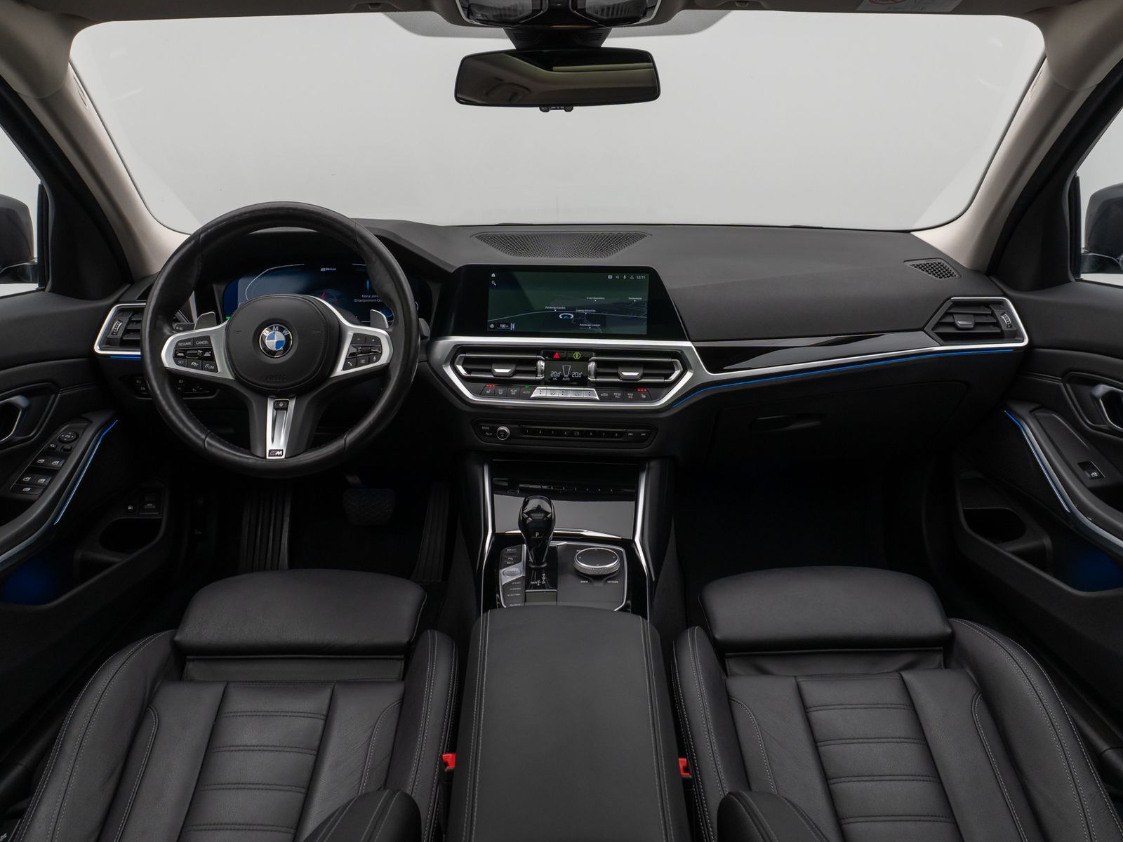 Fahrzeugabbildung BMW 330e xD Sport Line Panorama Laser Kamera HUD DAB