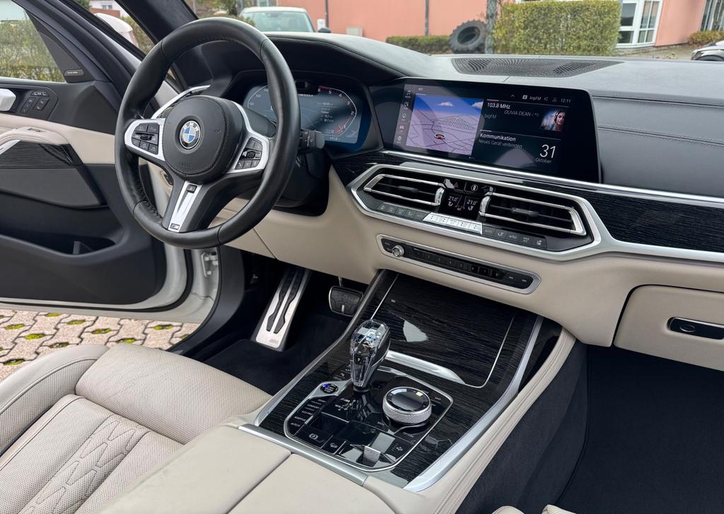 BMW X7 M50