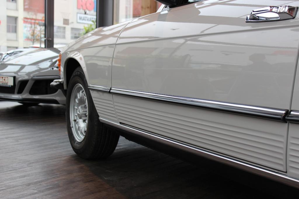 Mercedes-Benz SL 380