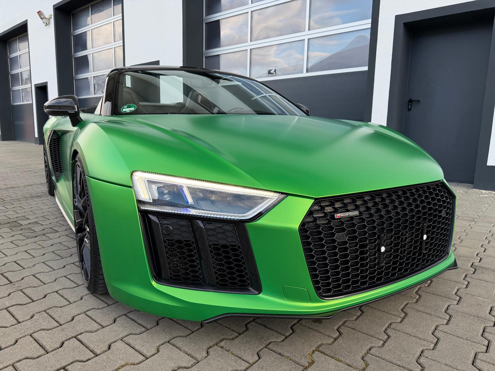 Audi R8plus Spyder B&O/KW/CARBON/SCHALE/KERAMIK/LASER