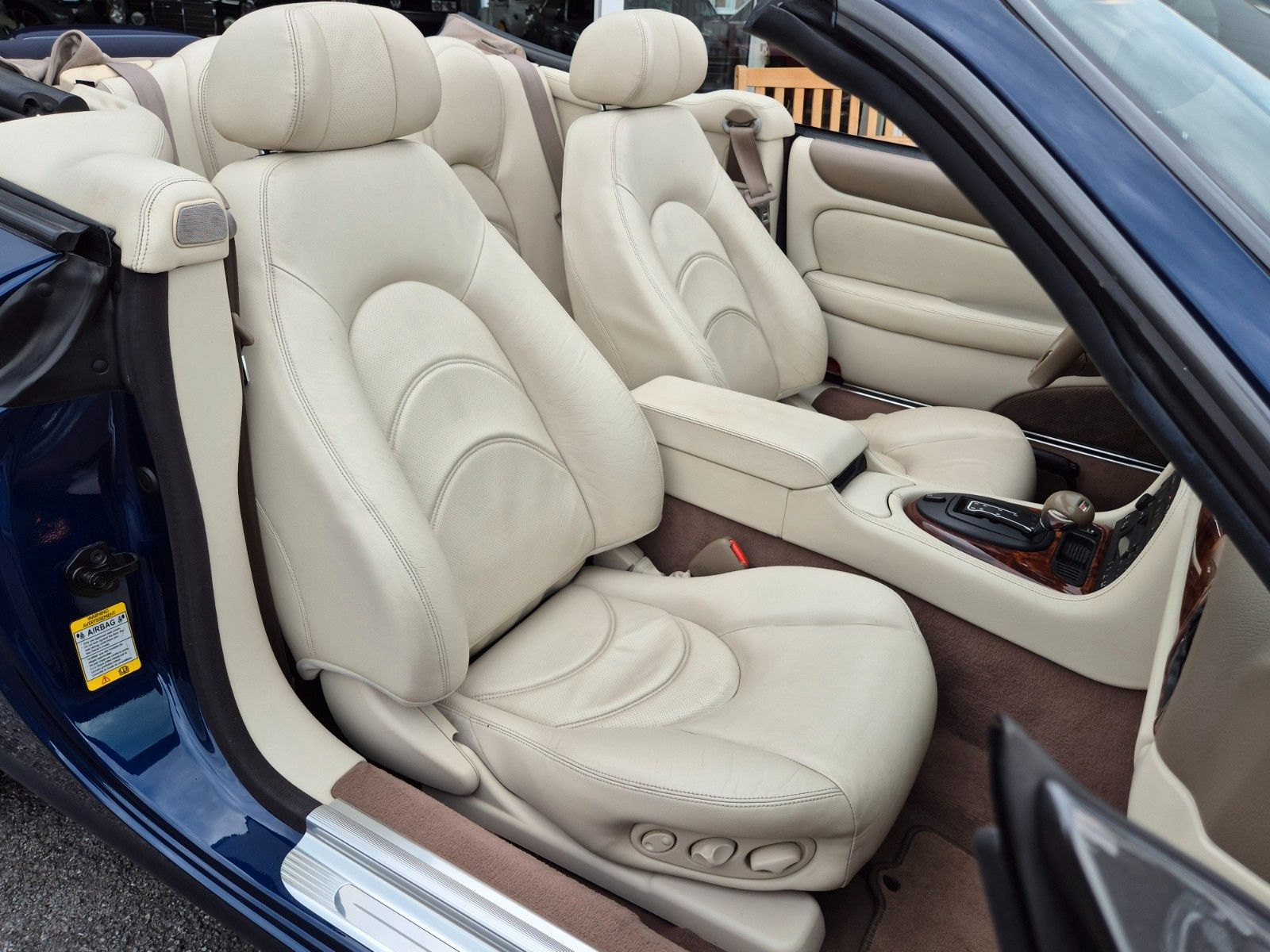 Fahrzeugabbildung Jaguar XKR Cabrio/Facelift/Traum Farbgebung+Bestzustand