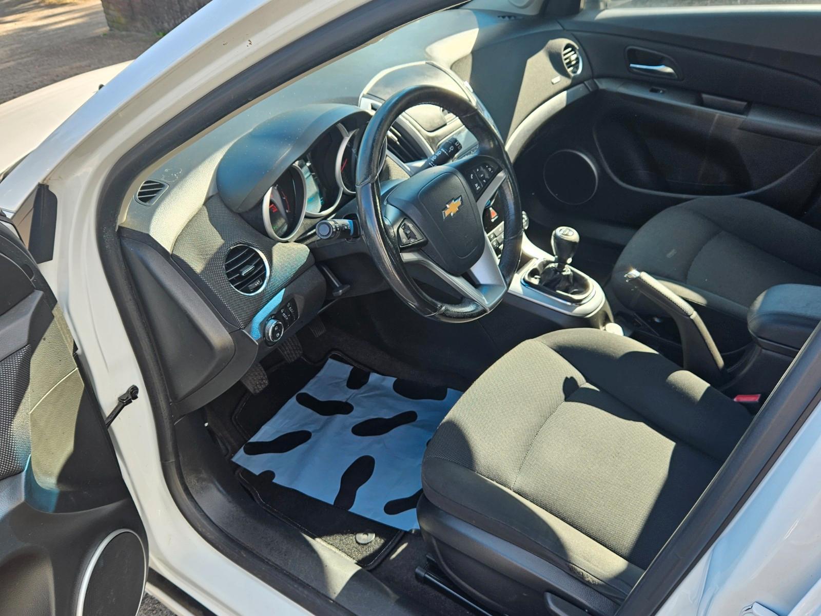 Chevrolet Cruze 2014 — photo 10