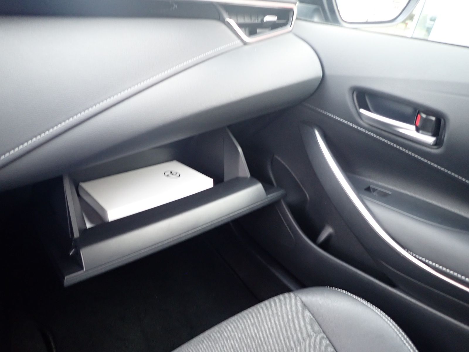 Fahrzeugabbildung Toyota Corolla Hybrid Team D