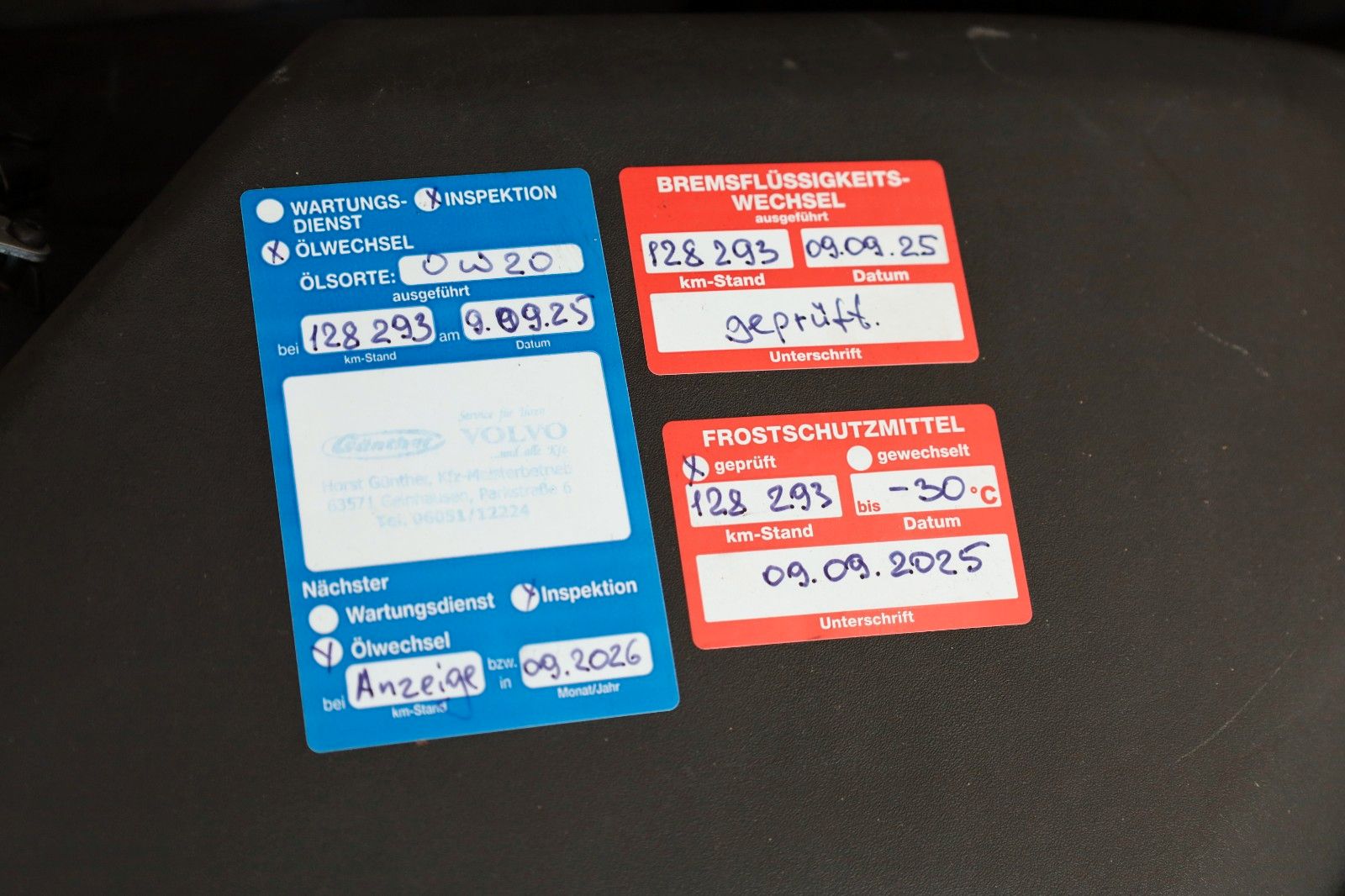 Fahrzeugabbildung Volvo V60 Kombi Linje Business T.Leder,Navi,SH,PDC