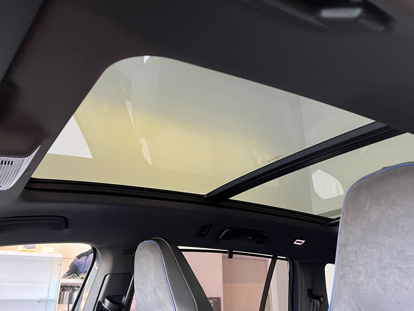 Fahrzeugabbildung Volkswagen Tayron R-Line 2.0 TDI DSG 4MOTION *AHK,Navi,Stan