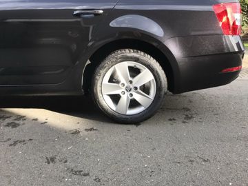 Skoda Octavia Combi III 1.0 TSI Tour *DAB*PDC*SHZ*TEL*