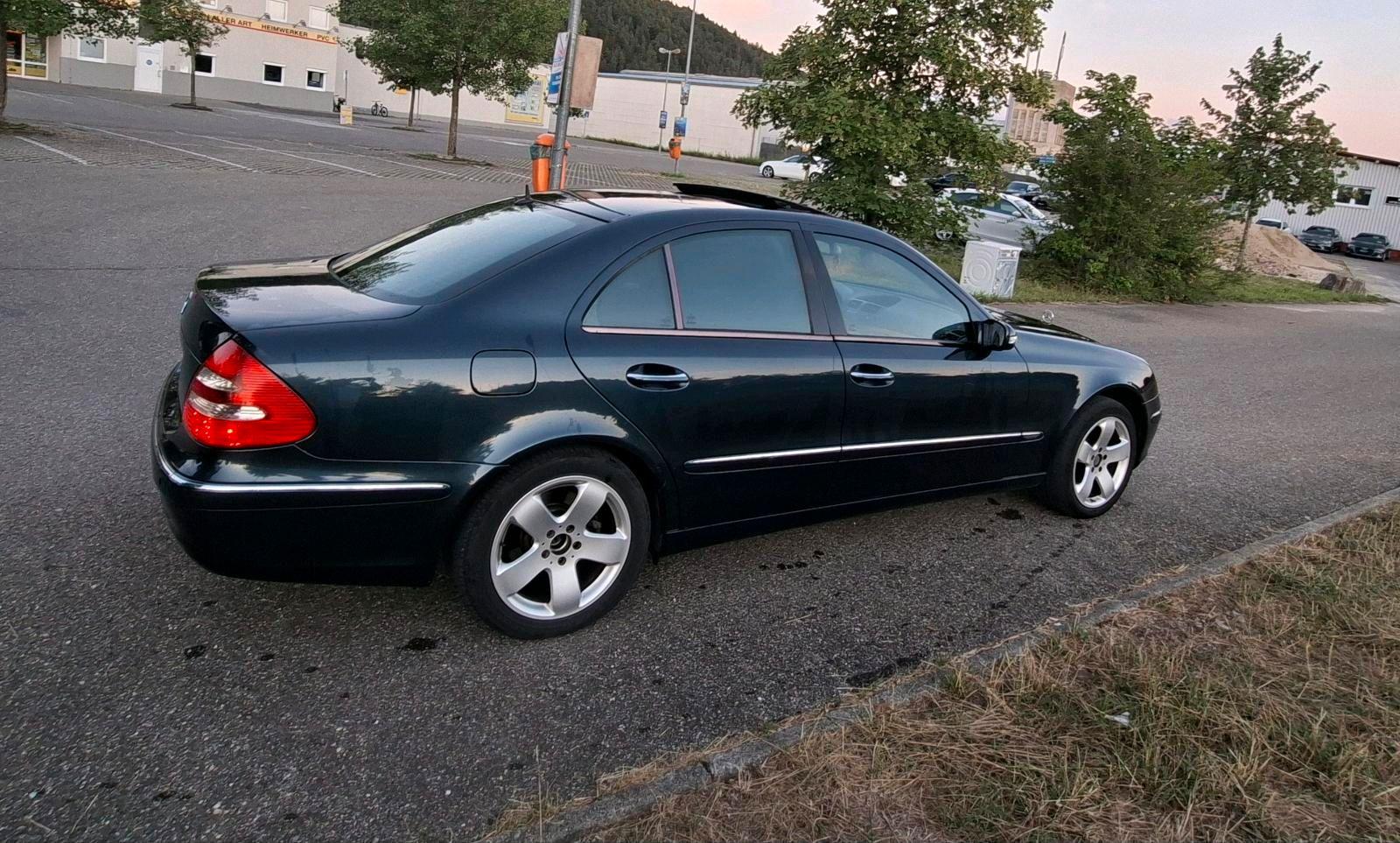 Mercedes-Benz E 220