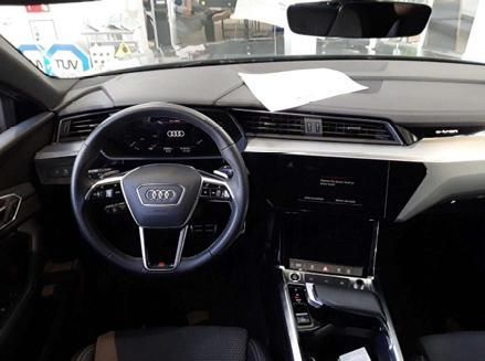 Audi Q8 e-tron S line 50 e-tron quattro virt.Cockpit/ imagem 3