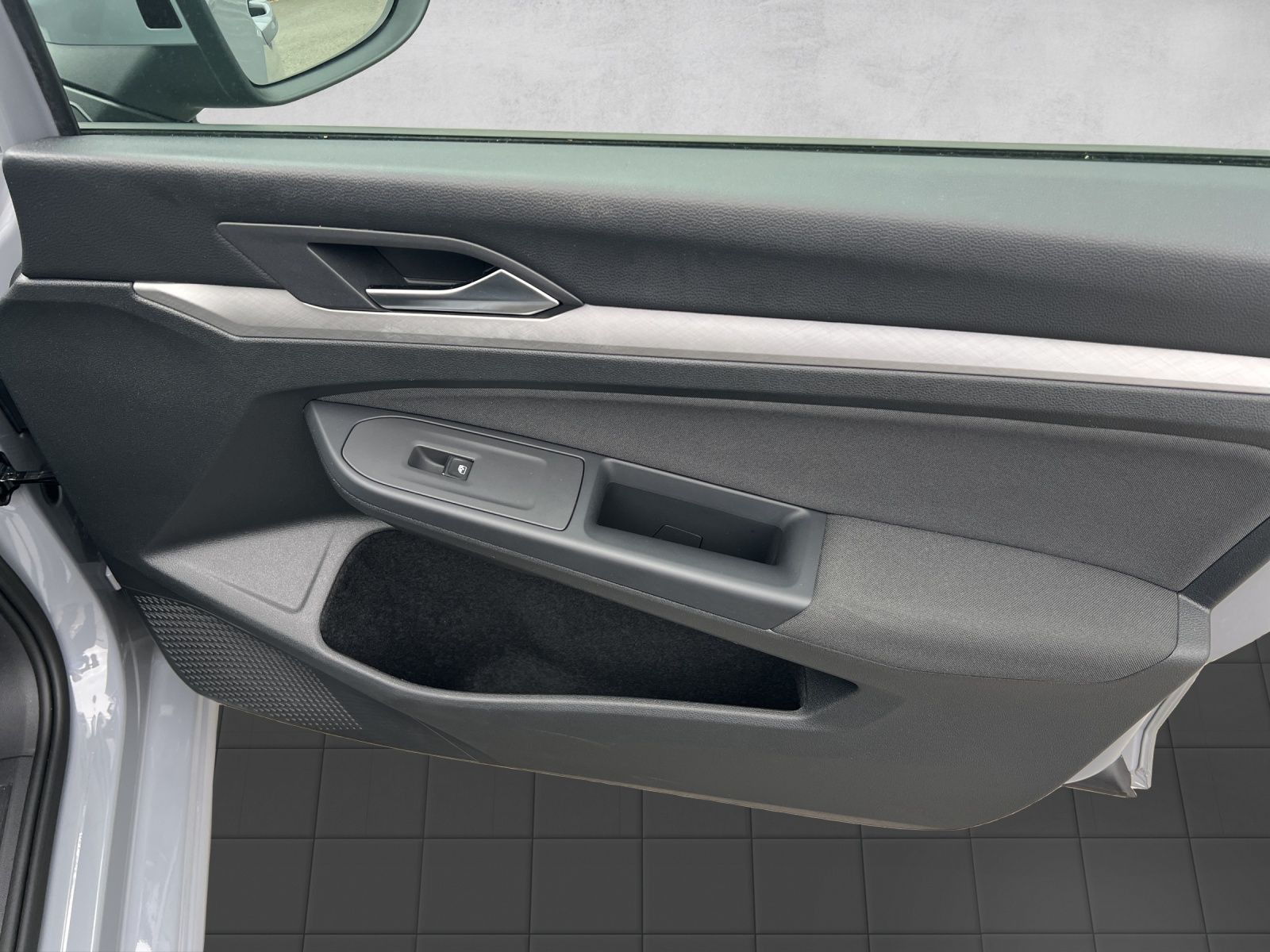 Golf VIII 1.0 eTSI DSG Navi*ACC*Standhzg.*LED