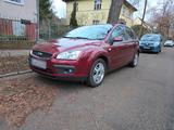 Ford FORD FOCUS 1.6L AUTOMATIK - Ford Focus aus 2005: 1.6
