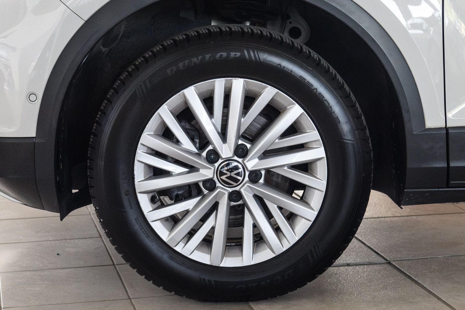 Fahrzeugabbildung Volkswagen T-Roc Life +LED+AW+Cockpit PRO+Park Assist+Ascot