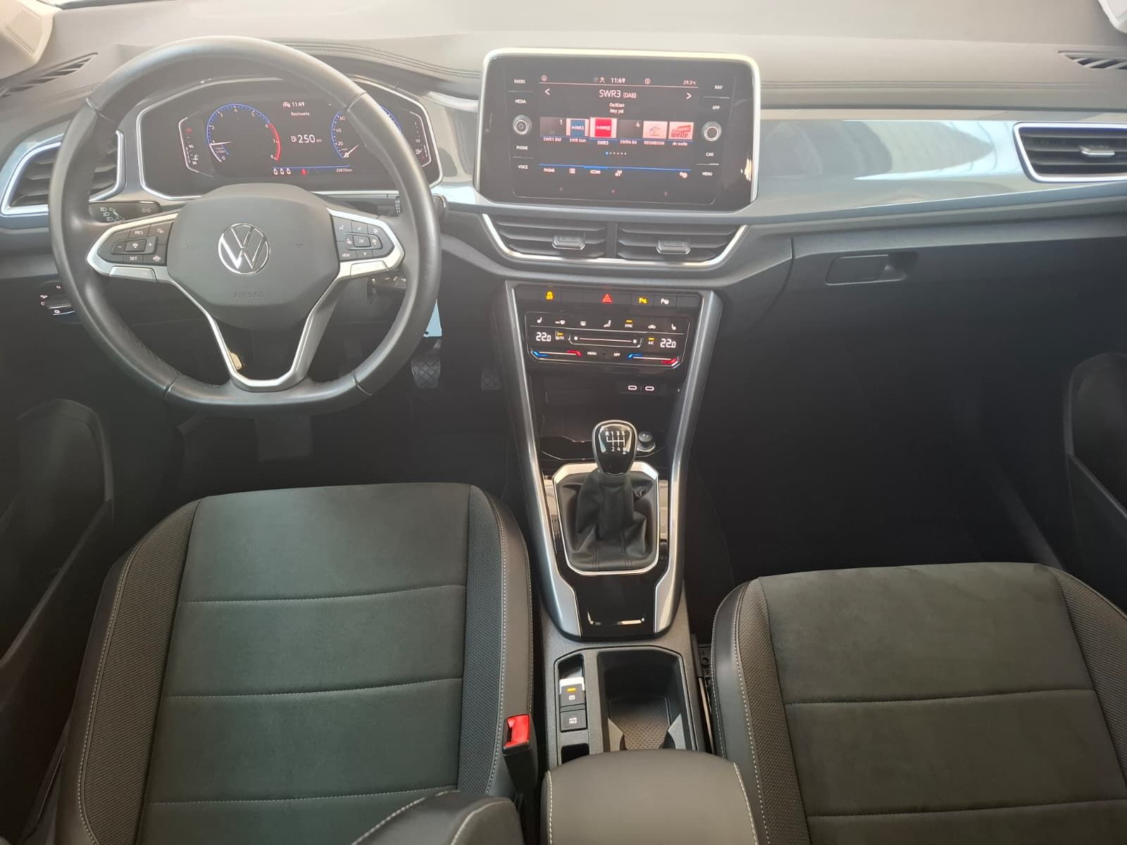 Fahrzeugabbildung Volkswagen T-Roc Style 1.0 TSI +ACC +LED +Park & LaneAssist