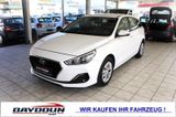 Hyundai i30 1.4 cw Select/Klima/Navi/Eu6/Gepflegt! - Hyundai i30 mit Benzin-Antrieb: Kombi, 1.6