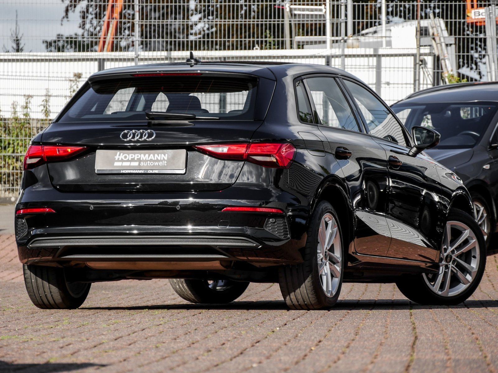 Audi A3 Sportback 40 1.4 TFSI e-tron basis NAVI LED imagem 3