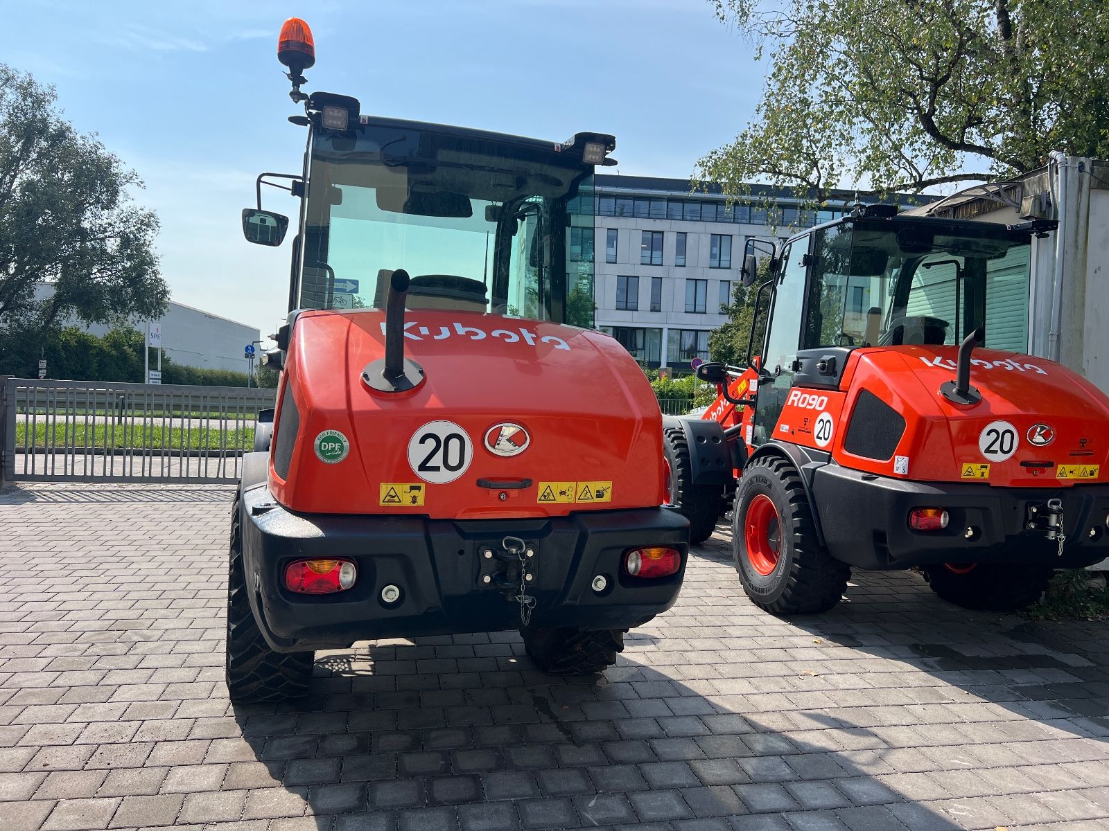 Fahrzeugabbildung Kubota R 090