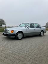 Mercedes-Benz Mercedes W124 230e - Mercedes-Benz 230: 230e W124