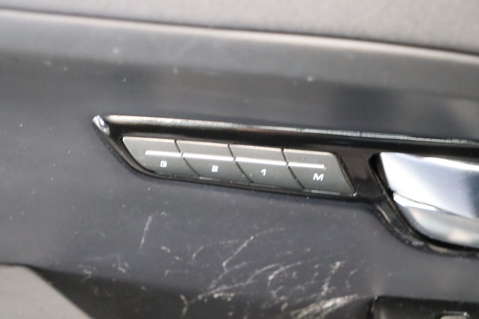 Fahrzeugabbildung Land Rover Range Rover Evoque 2.0 i4D HSE Dynamic