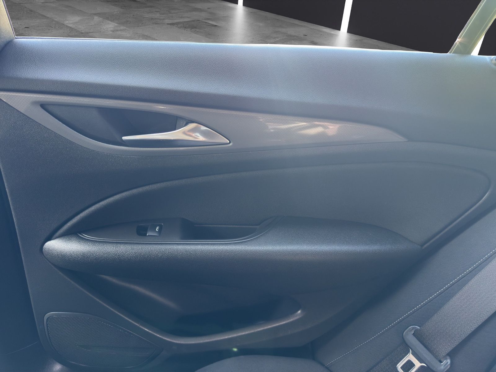 Fahrzeugabbildung Opel Insignia B Sports Tourer Edition/Apple CarPlay