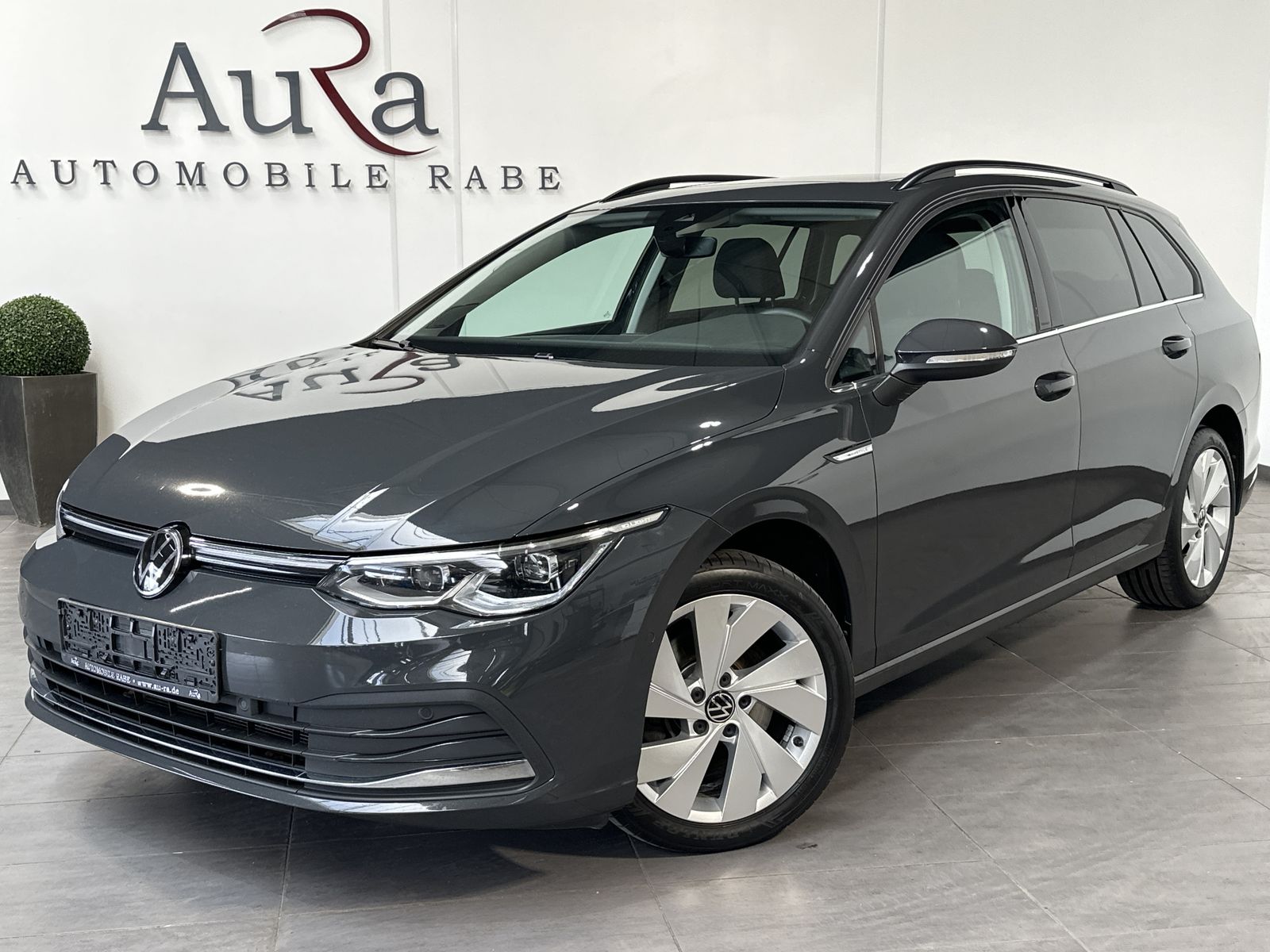 Fahrzeugabbildung Volkswagen Golf Variant 2.0 TDI DSG Style NAV+LED+PANO+H&K