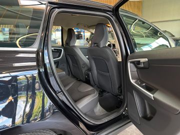 Volvo XC60 Momentum AWD *Xenon*Leder*