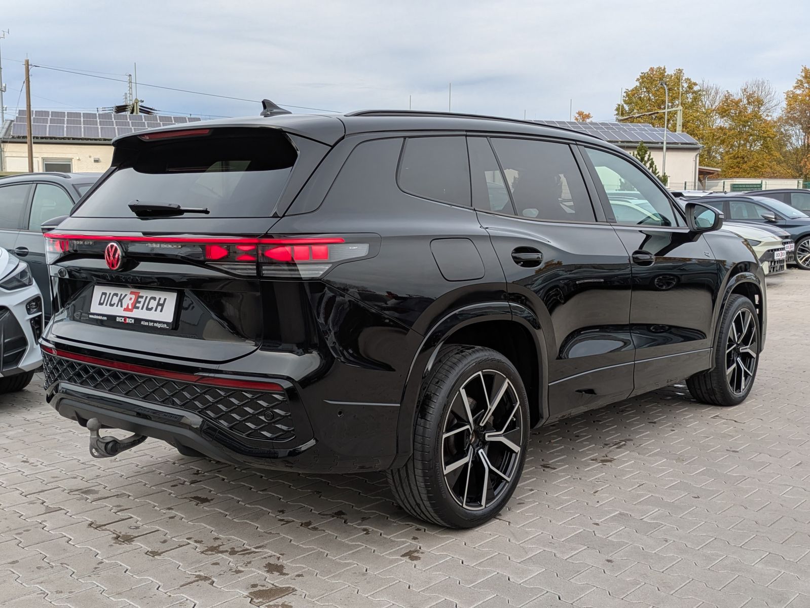 Fahrzeugabbildung Volkswagen Tayron 2.0 TDI 4M R-Line 7Si*MATRIX*AHK*PANO*HUD