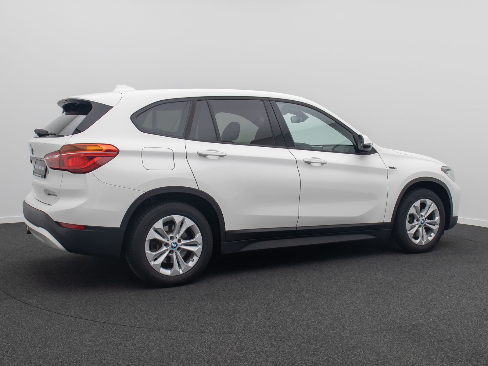 Fahrzeugabbildung BMW X1 xD25e GeschwindigReg ParkAss DAB Komfort NAVI