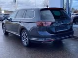 Volkswagen Passat Variant 2.0 TDI Elegance STANDHEIZUNG+PAN - gebrauchte Kombis