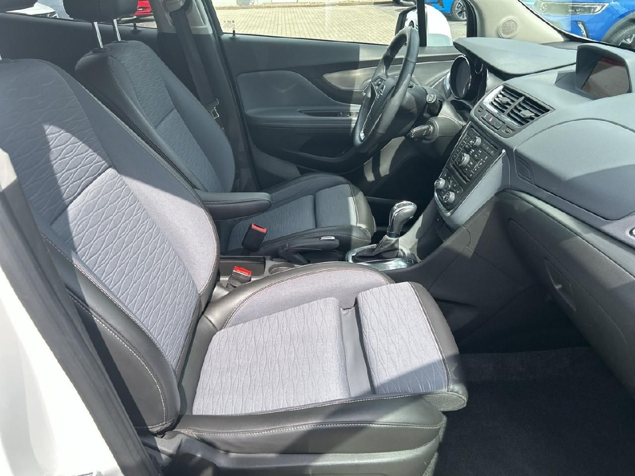 Fahrzeugabbildung Opel Mokka Innovation, Automatik, AHK